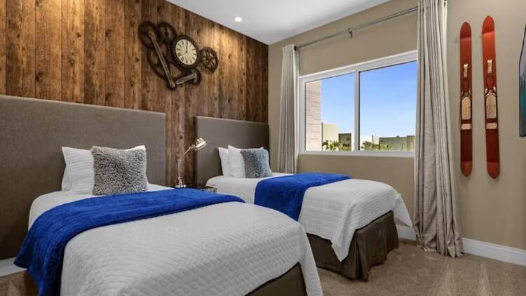 Best for walkable access to Disney Springs: The spacious townhouse near Disney Best for walkable access to Disney Springs: The spacious townhouse near Disney