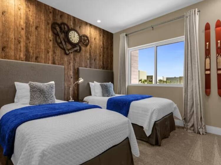 Best for walkable access to Disney Springs: The spacious townhouse near Disney Best for walkable access to Disney Springs: The spacious townhouse near Disney