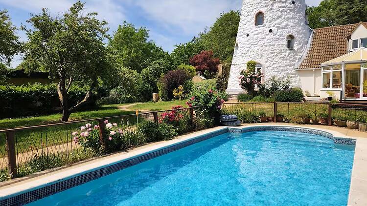 Best for luxury pool and gym: converted stable in Barrington Best for luxury pool and gym: converted stable in Barrington