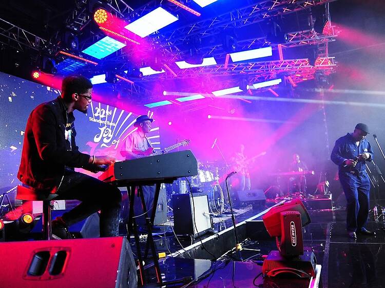 Conga Stage: Genre-crossing Collaborations