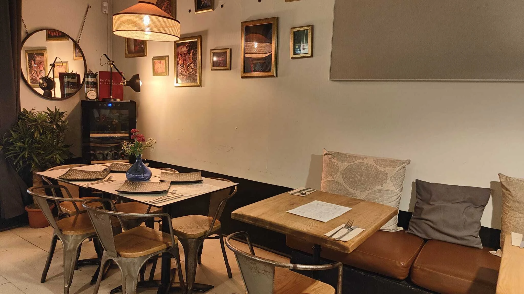 Mesas del restaurante Apartaco