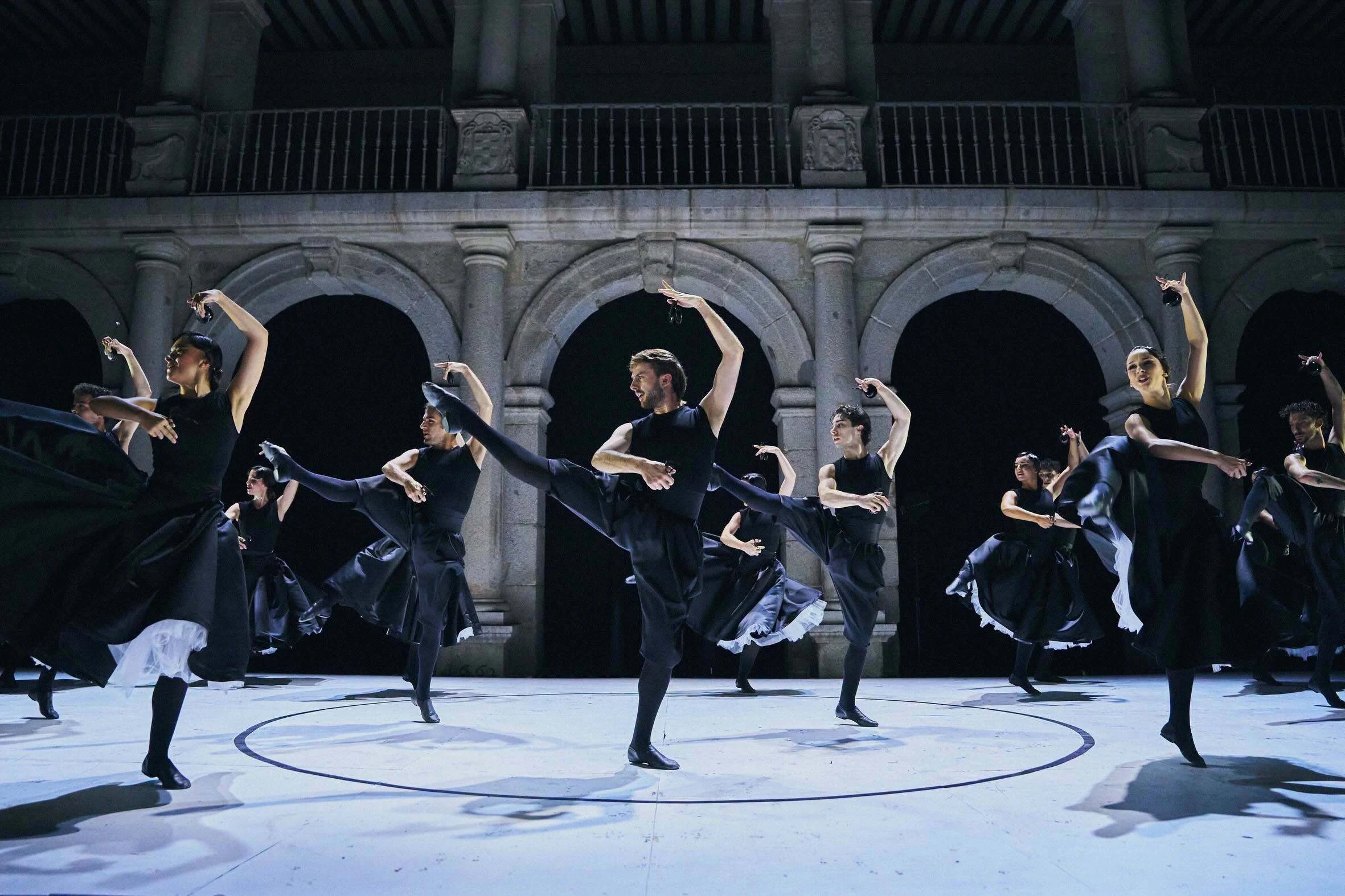 Bailarines del Ballet Espa&ntilde;ol de la Comunidad de Madrid en una escena de 'Nascencia'