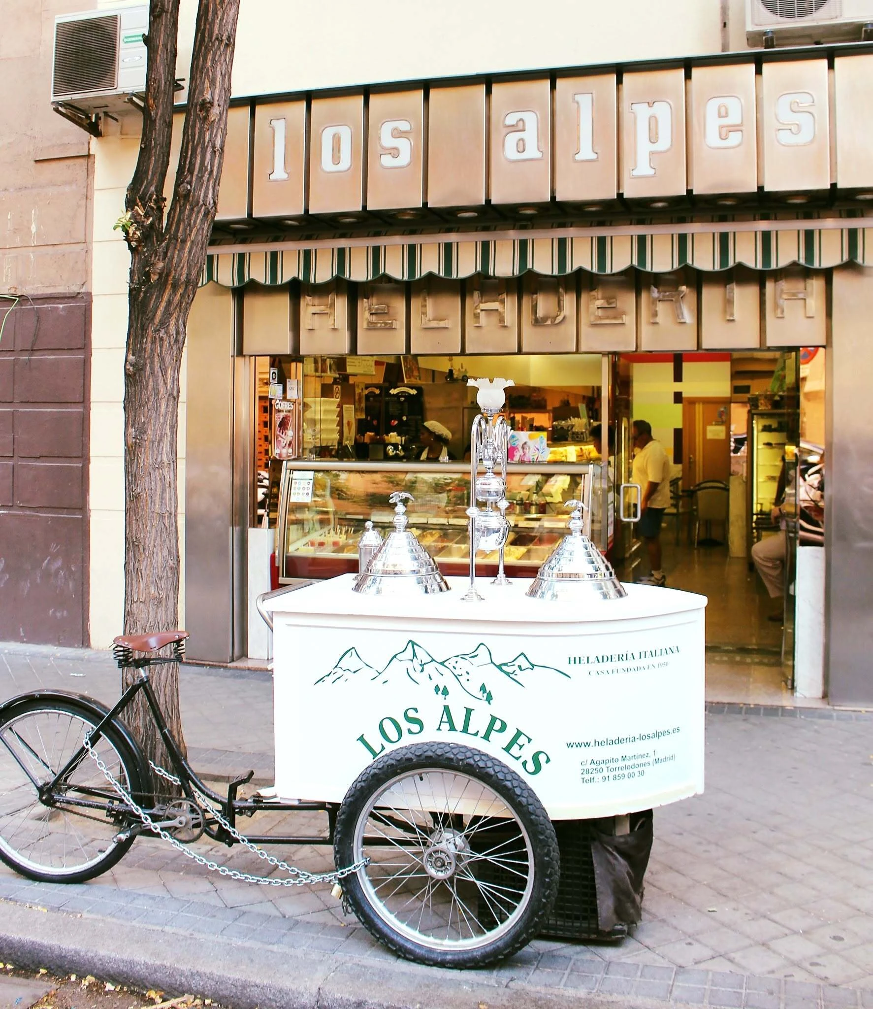Helader&iacute;a Los Alpes