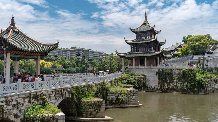 Guiyang Temples with lake