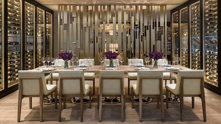 Travelle Bar at The Langham Chicago Travelle Bar at The Langham Chicago