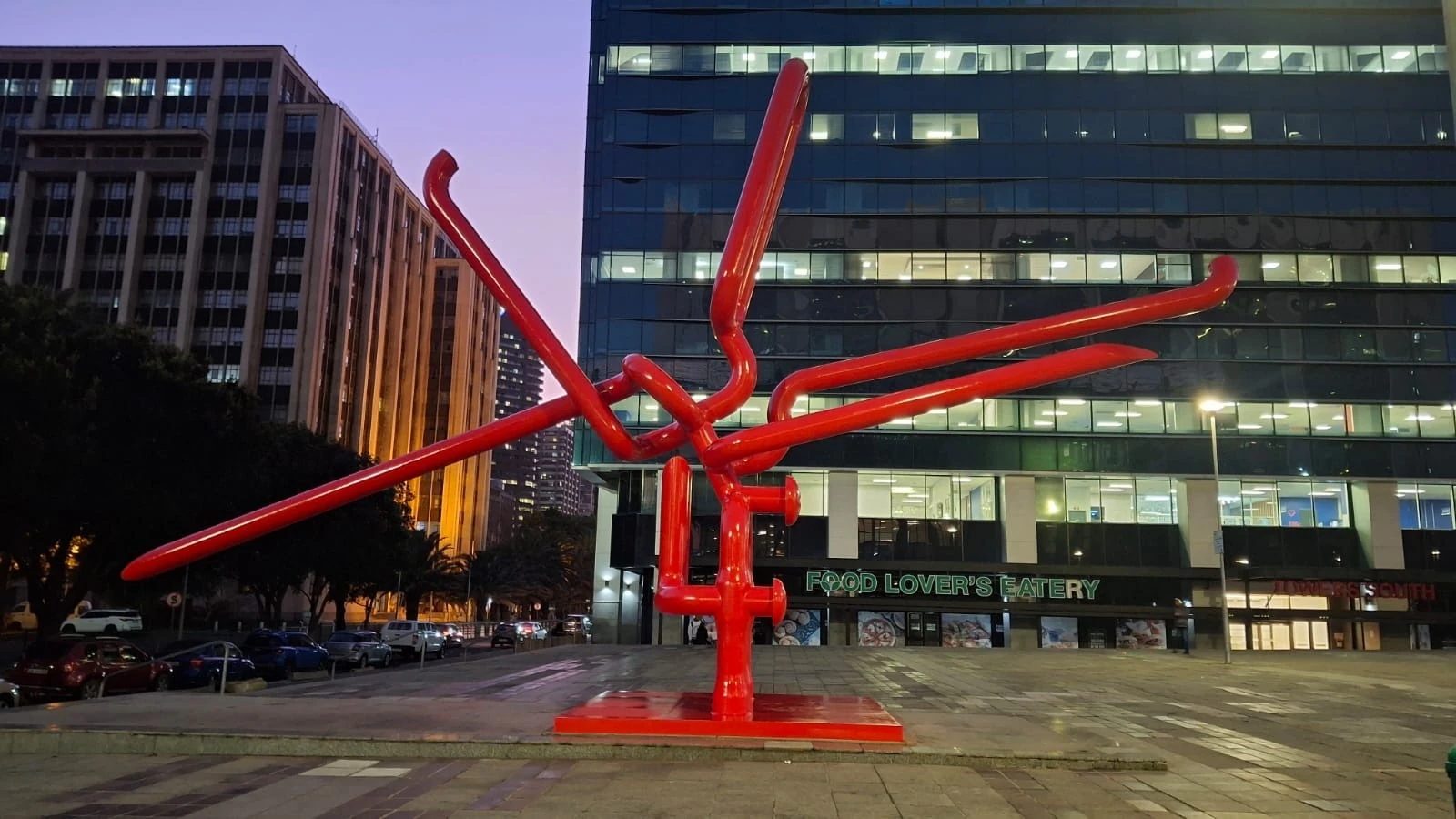 Eduardo Villa&rsquo;s enormous The Knot sculpture.