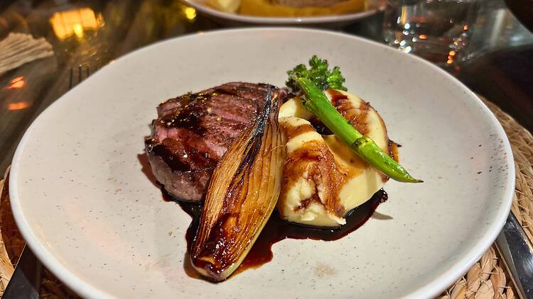 Dinner plate