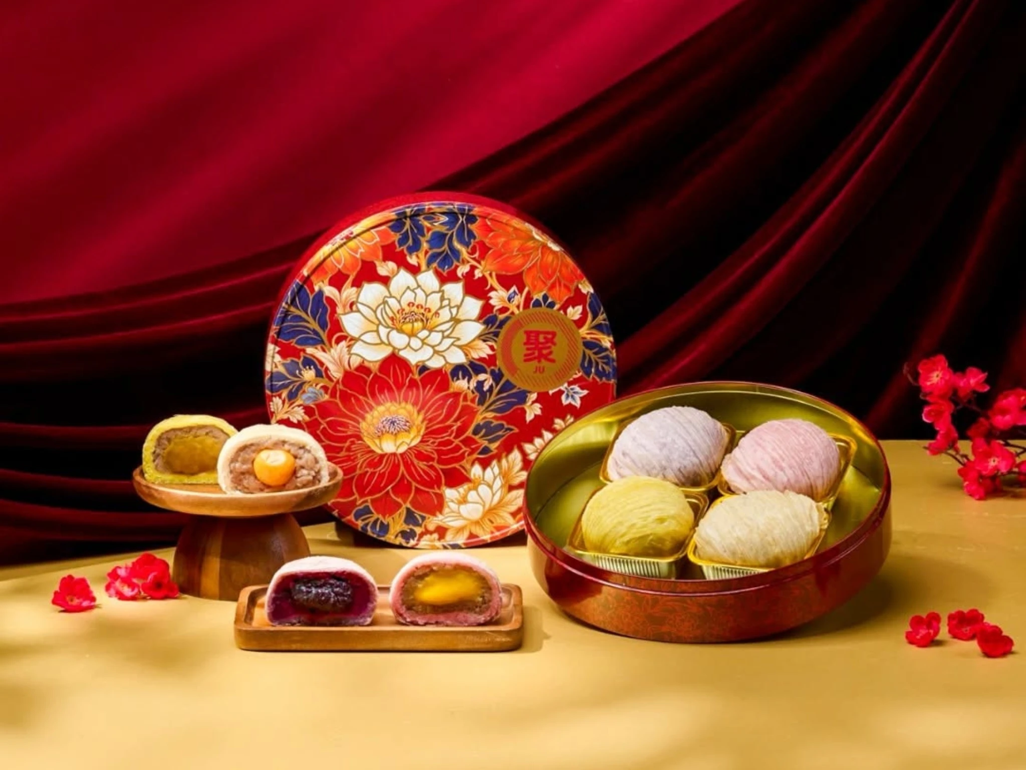 Ju Signatures mooncakes