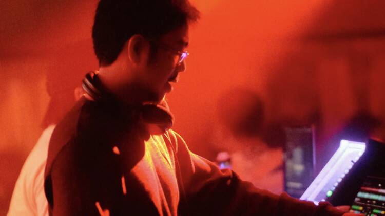 Rave your night away with Tekno.CNX at Warm Up until 3am Rave your night away with Tekno.CNX at Warm Up until 3am