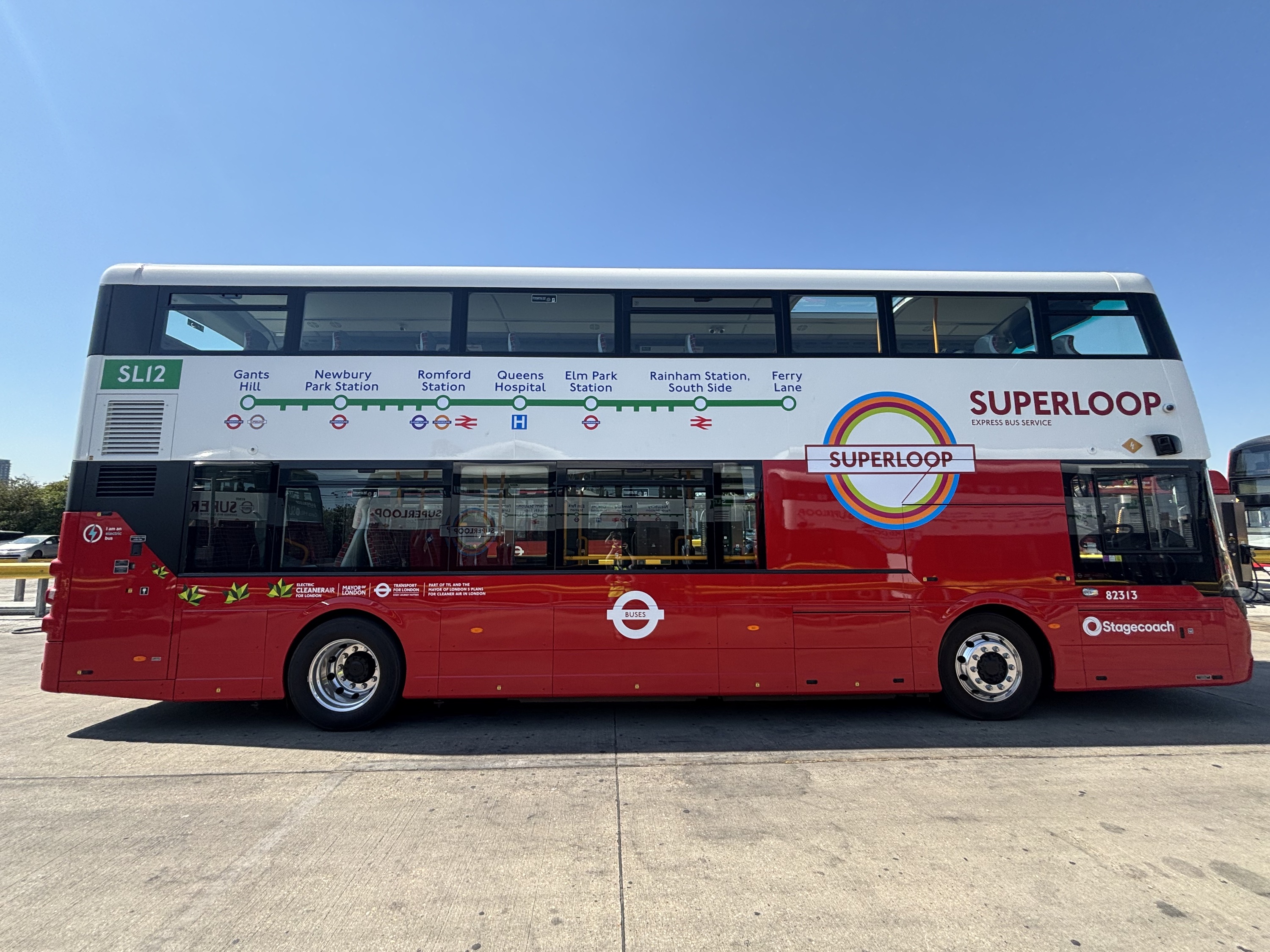 SL12 Superloop bus