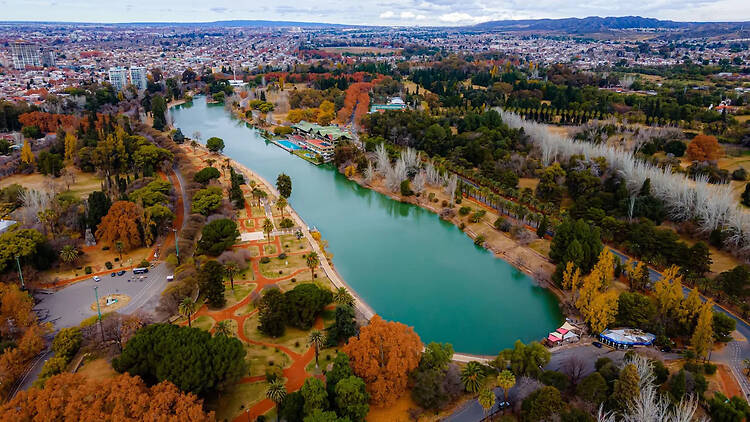 Parque San Martín: el pulmón verde de la ciudad