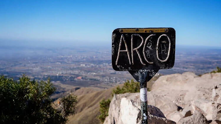 Cerro Arco: trekking con vistas panorámicas