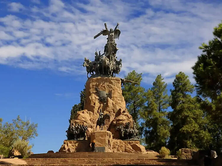 Cerro de la Gloria: Panorámicas e historia en la cima