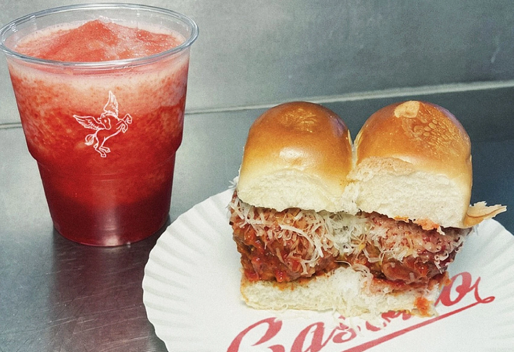 Sandwich meatball et slushee