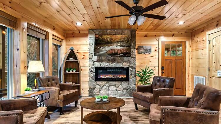 Best Smoky Mountain cabin for summer: The wood cabin by Little Pigeon River Best Smoky Mountain cabin for summer: The wood cabin by Little Pigeon River
