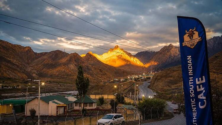 Plan food, water and snacks for your Ladakh road trip