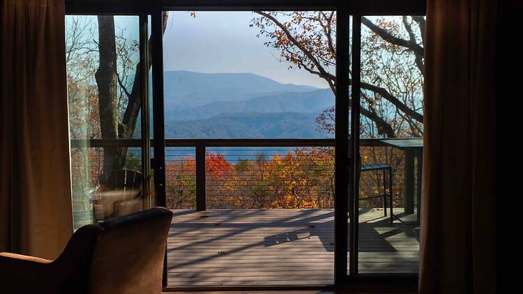 Best for a proper nature escape: The Smoky Mountain treehouse with the rope bridge Best for a proper nature escape: The Smoky Mountain treehouse with the rope bridge