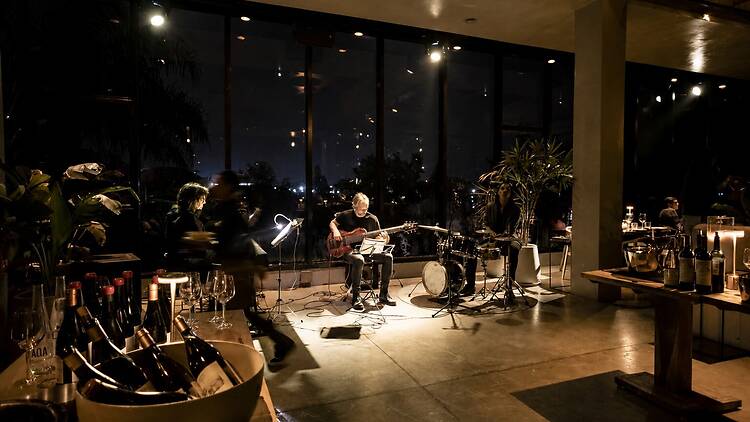 Bossa, vinyl and gourmet cuisine at Sendero Bossa, vinyl and gourmet cuisine at Sendero