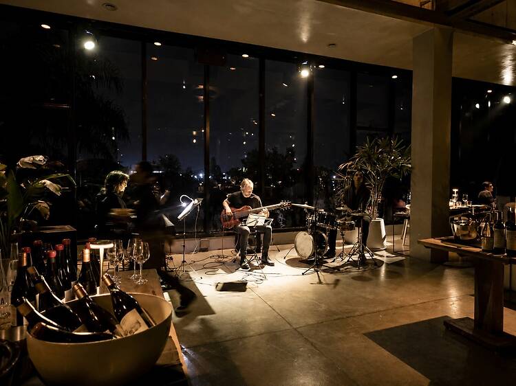 Bossa, vinyl and gourmet cuisine at Sendero Bossa, vinyl and gourmet cuisine at Sendero