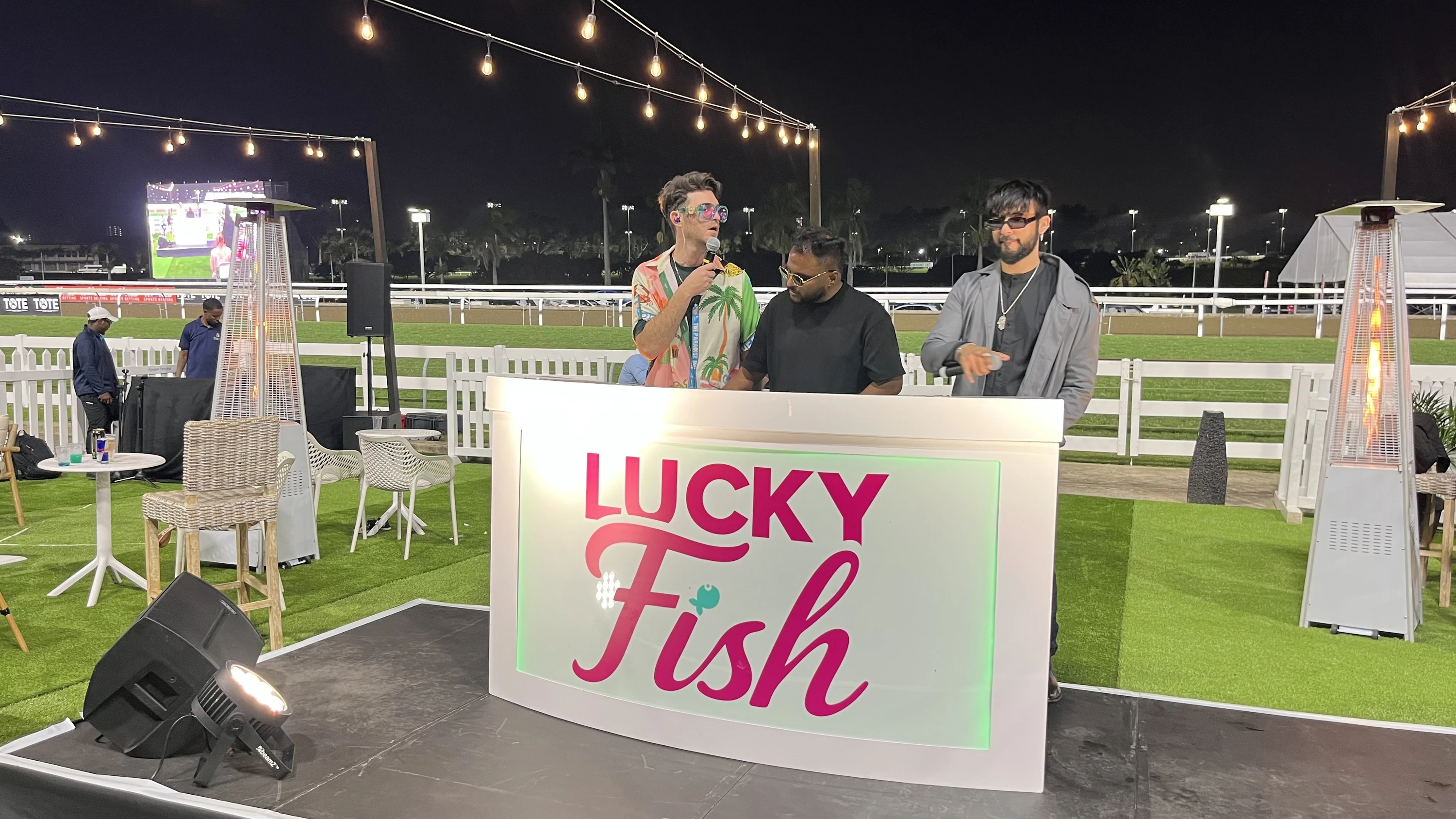 Kyle Deutsch and Sketchy Bongo provided the entertainment between races.