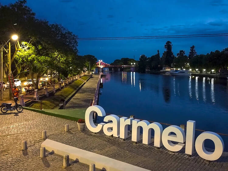 Carmelo - a 138 km Carmelo - a 138 km