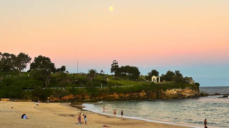 Sunset at Coogee Beach Sunset with full moon at Coogee Beach