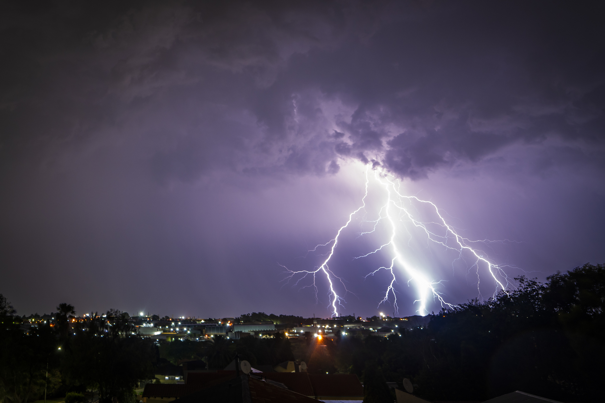 Weather Alert: Gauteng to brace for disruptive thunder storms