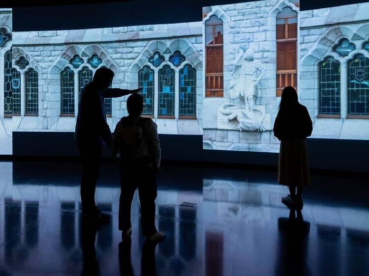 Entrar dins els edificis mai construïts de Gaudí ja és possible a Barcelona en aquesta exposició immersiva