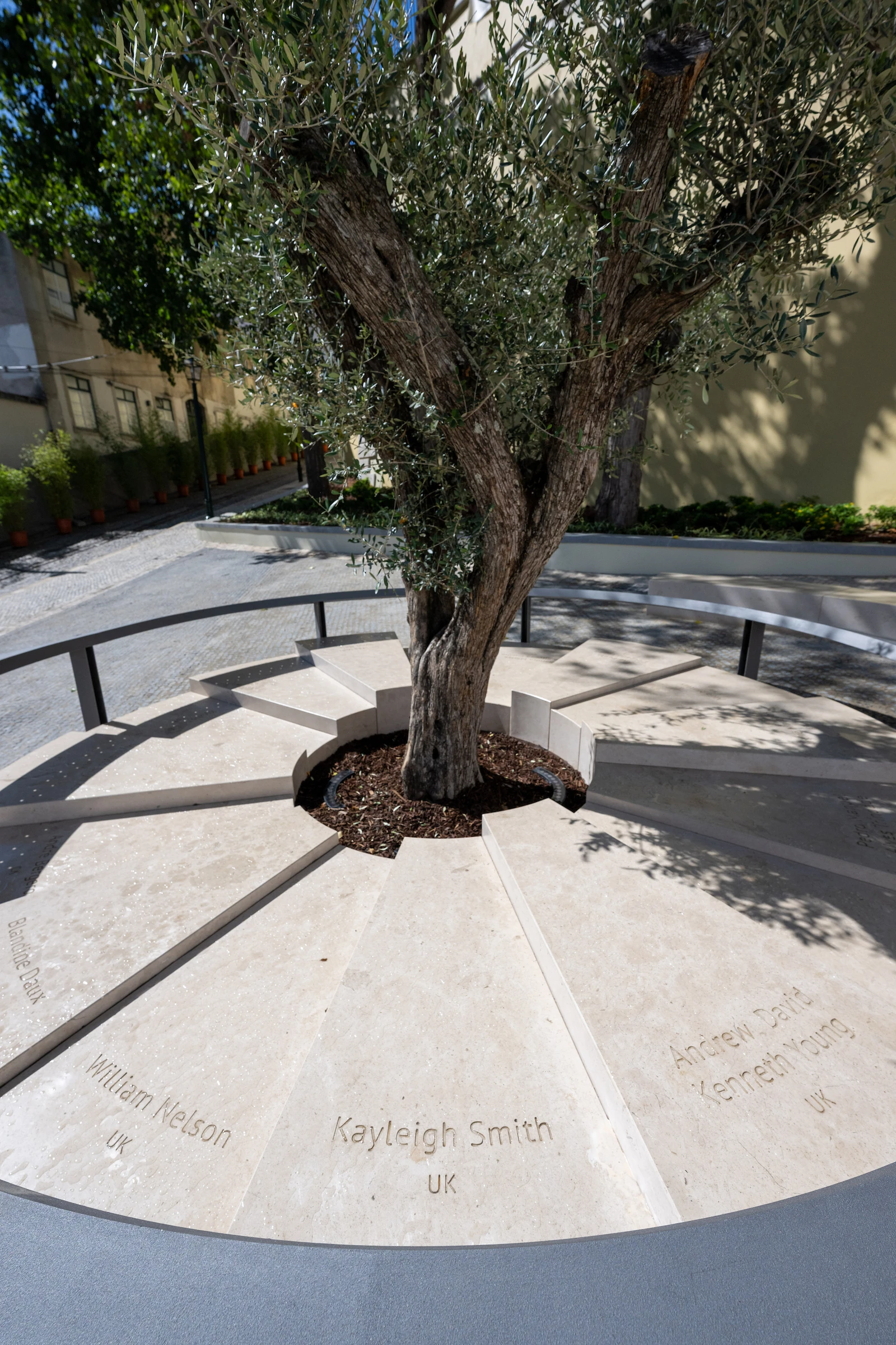 Memorial do Largo da Oliveirinha