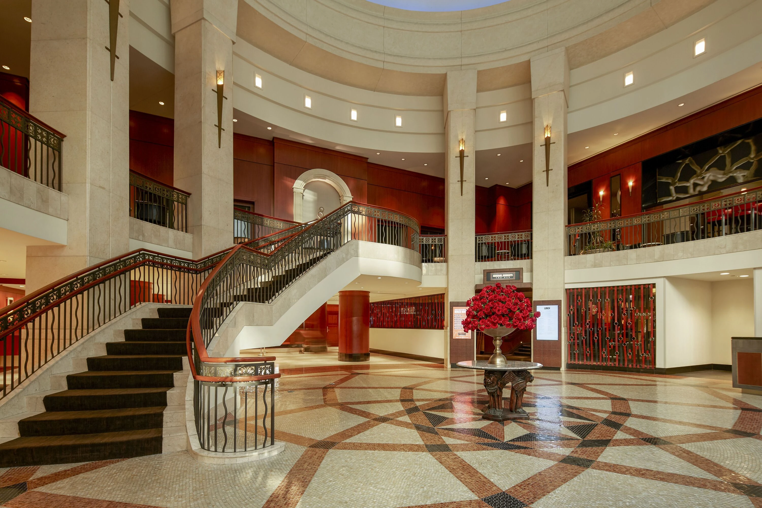 InterContinental Chicago Magnificent Mile, Lobby