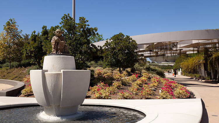 Yoda and Grogu sculpture at the Lucas Museum of Narrative Art