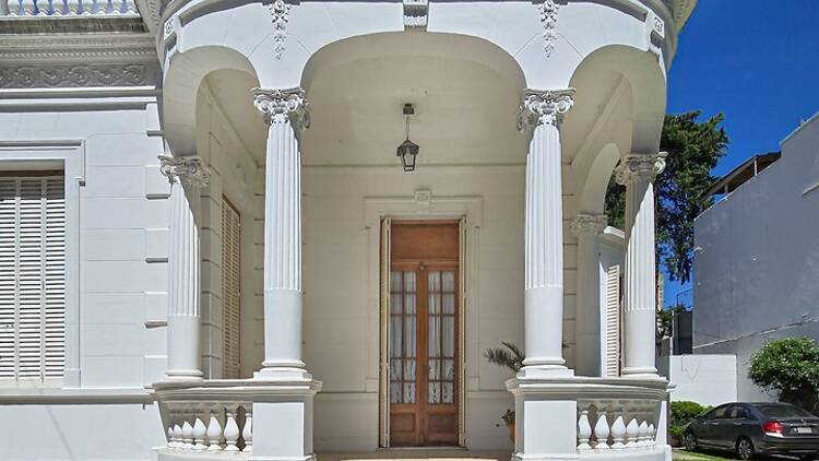 Buenos Aires Revelada: photographs of porteño façades