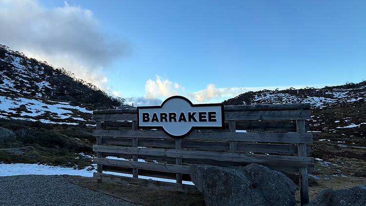 The sign at Barrakee Ski Lodge