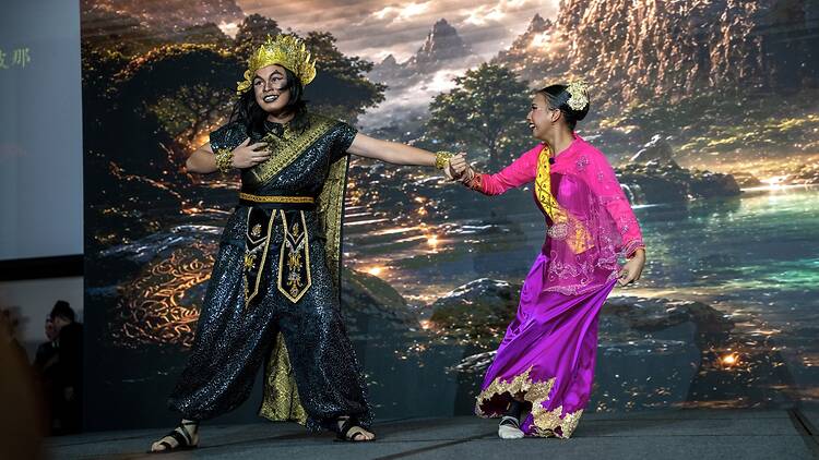 Watch a traditional Malay opera at Kampong Gelam Festival Watch a traditional Malay opera at Kampong Gelam Festival
