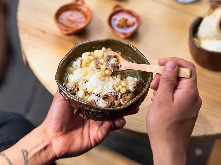 Encuentra aquí tamales, pozole, esquites con longaniza y más Encuentra aquí tamales, pozole, esquites con longaniza y más