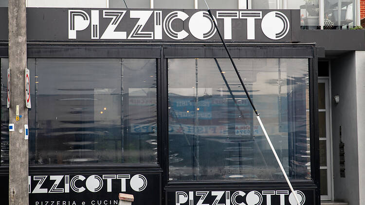 The front entrance to Pizzicotto Pizzeria e Cucina.