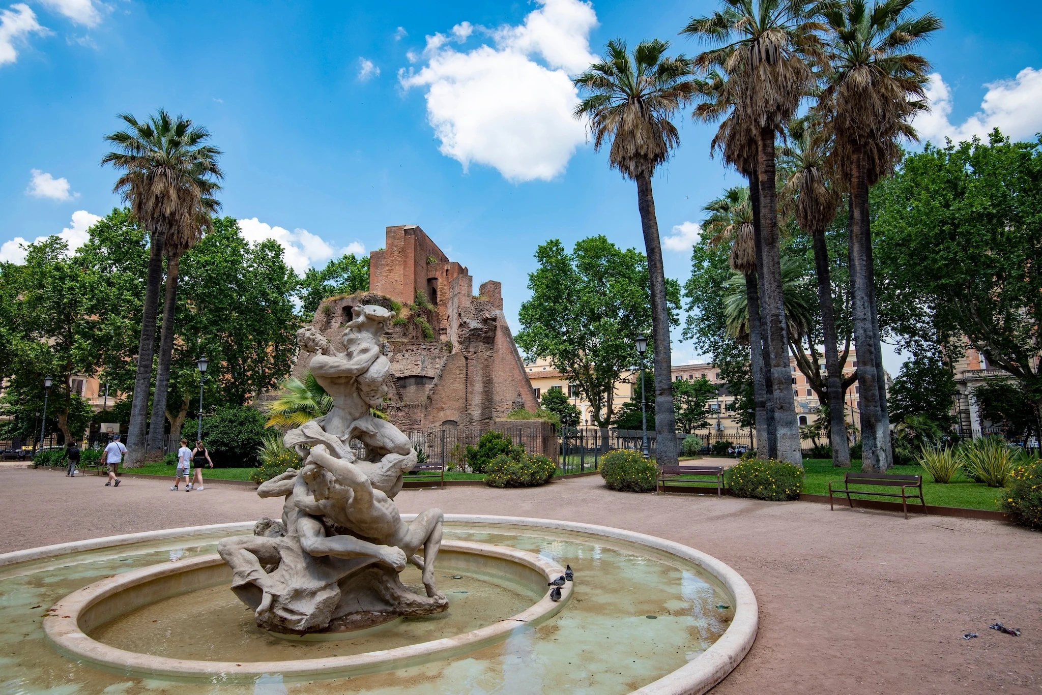 Fountain in Plaza Vittorio Emanuele II garden