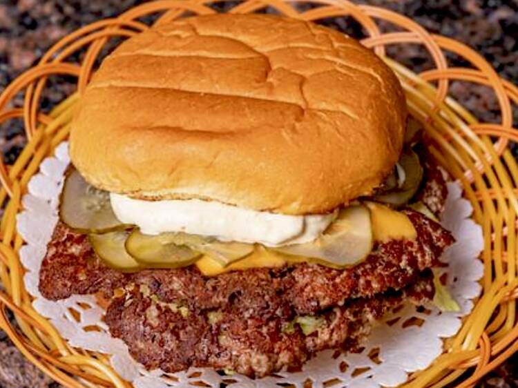 Montreal’s viral late-night smash burger is coming to NYC for one night only—here’s when you can get it