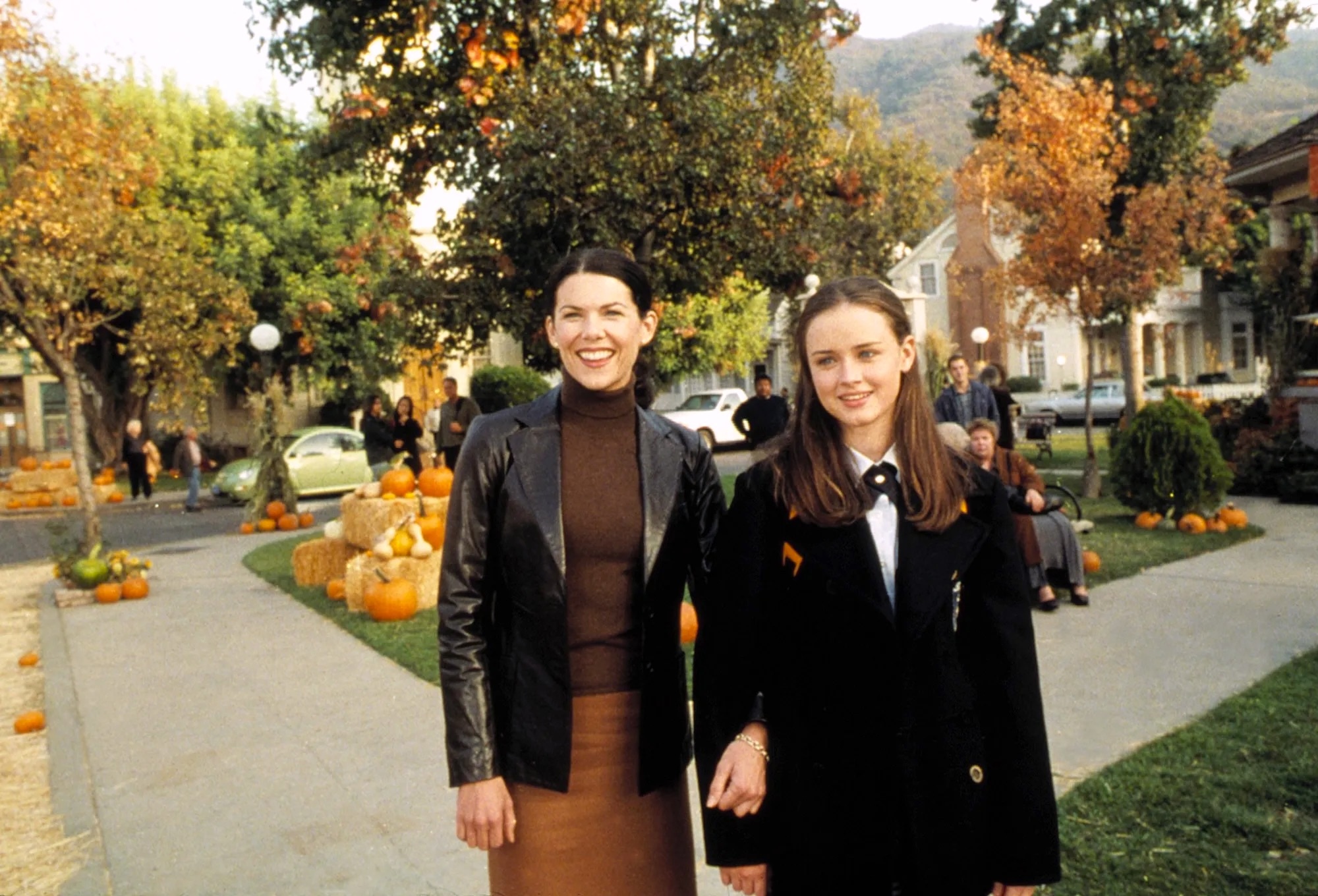 This quaint Michigan town is transforming into Stars Hollow this month, with 'Gilmore Girls' cast appearances, lookalike contests and more