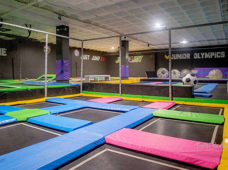 Jump without leaving your child to manage alone Jump without leaving your child to manage alone