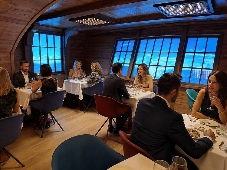 700 Milles: el restaurant que dona a conèixer la música i la cuina catalanes en plena Rambla