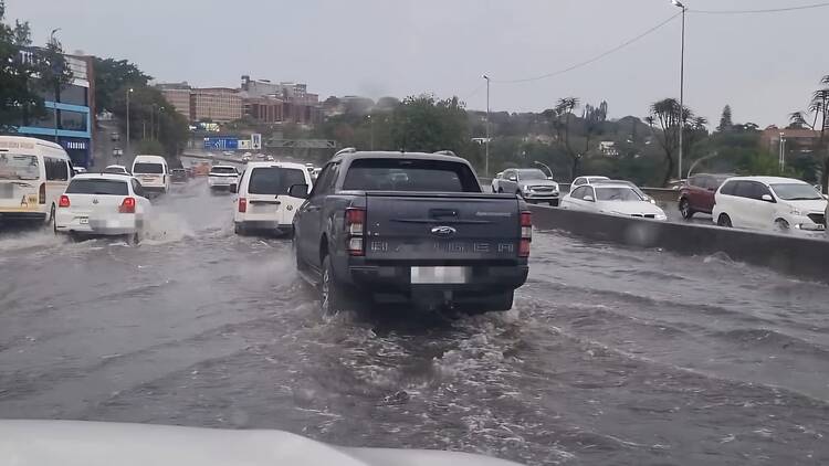 The N3 eastbound before Tollgate Bridge is currently affected by flooding, with three lanes closed due to high water levels. The N3 eastbound before Tollgate Bridge is currently affected by flooding, with three lanes closed due to high water levels.
