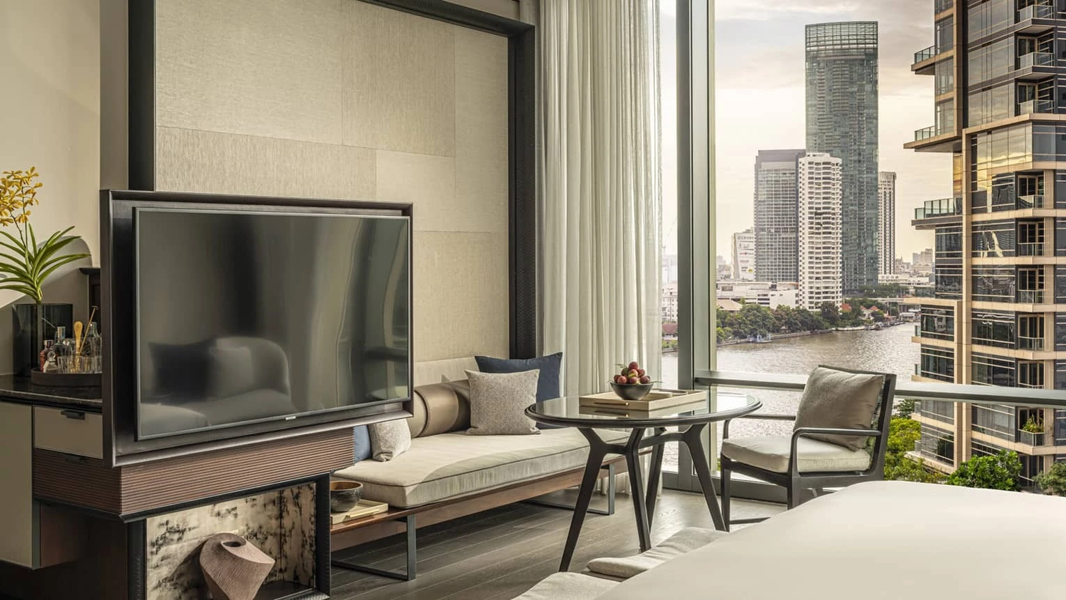 Four Seasons Hotel Bangkok at Chao Phraya River 