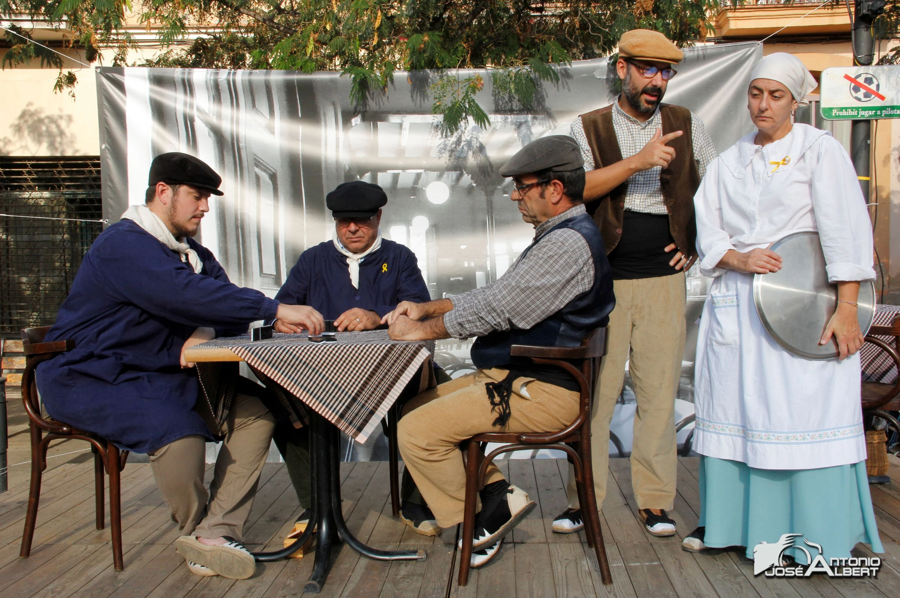 Festa modernista de la Col&ograve;nia G&uuml;ell