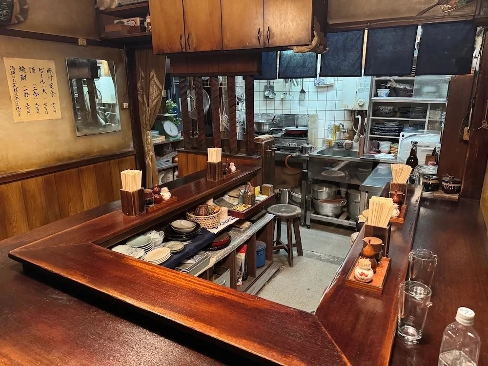 『深夜食堂』と『かもめ食堂』展　フードスタイリスト・飯島奈美さん20年の仕事と