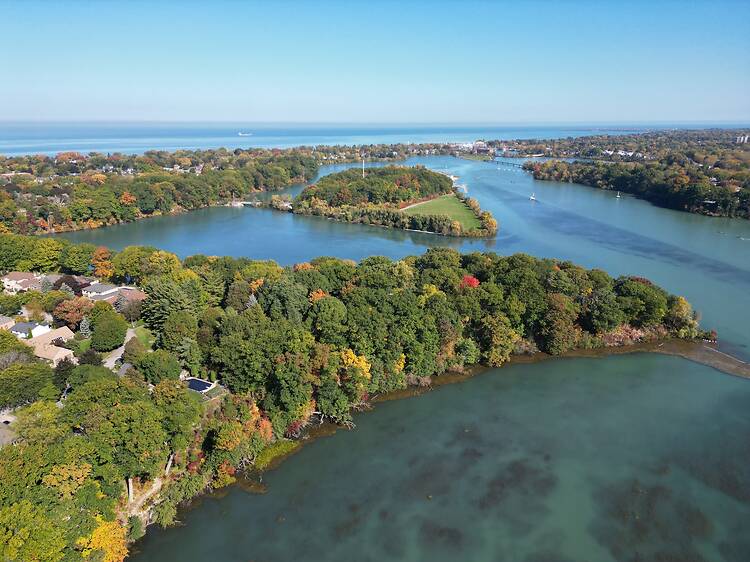 Trump signs order to rename Lake Ontario ‘Lake America’ as tensions with Canada escalate