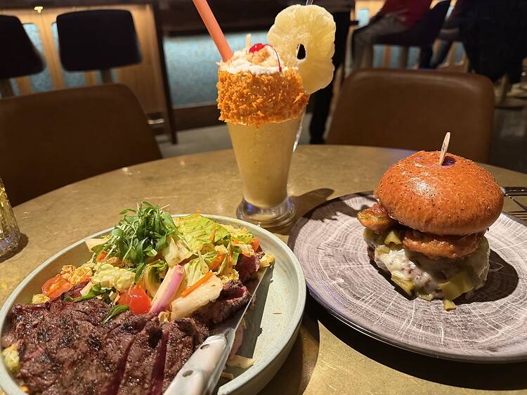 Holsteins Shakes and Buns Holsteins Shakes and Buns