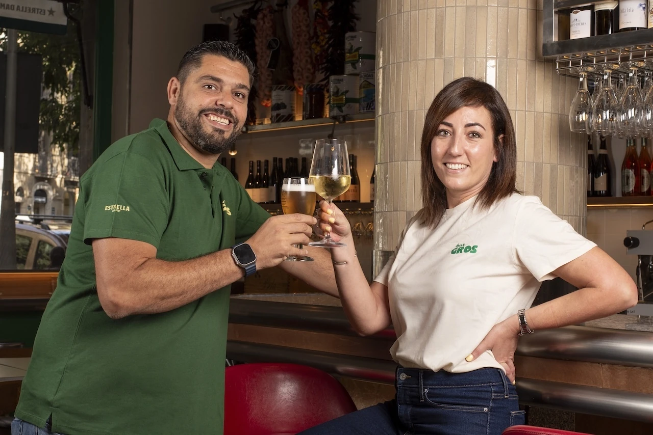 Jordi Mill&aacute;n y Sara Mart&iacute;n: Bar Gros
