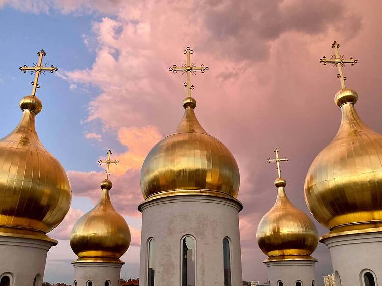 Una iglesia al estilo bizantino Una iglesia al estilo bizantino