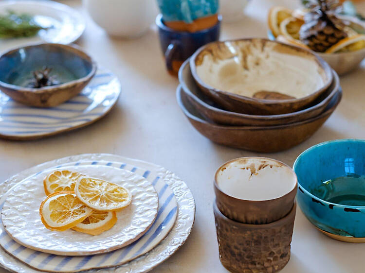 Making the crockery you’ll later eat from Making the crockery you’ll later eat from